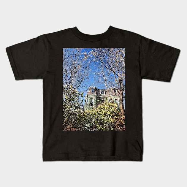 Old House in Columbus, Ohio Kids T-Shirt by offdutyplaces